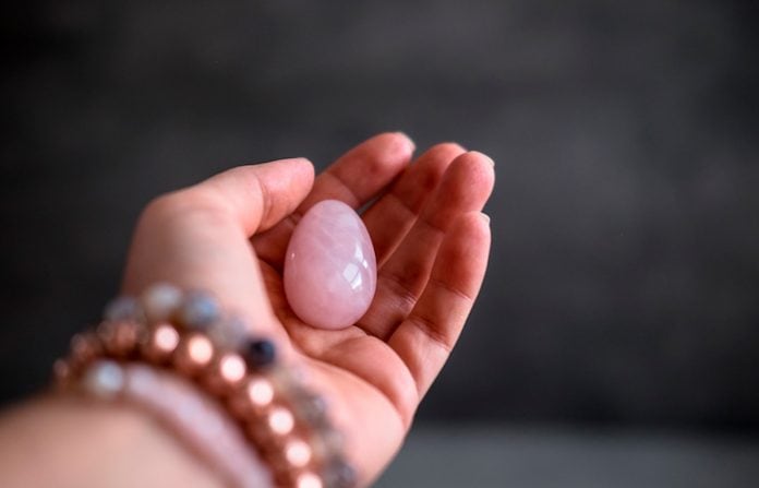 Huevos de Obsidiana para la Vagina v001